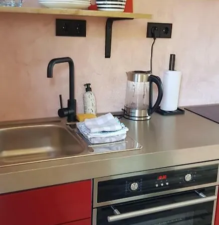 Апартаменты Jabaki Red Хоофддорп